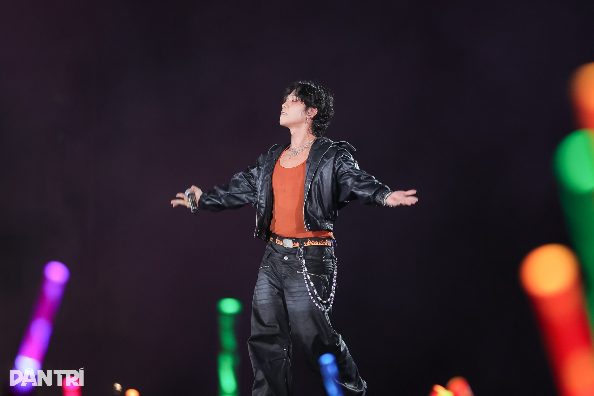 SOOBINがモノコードソロを演奏、DJスネークが5万人の観客に10億回再生のヒット曲を届ける - 3 SOOBIN độc tấu đàn bầu, DJ Snake mang hit tỷ view đãi 50.000 khán giả - 3