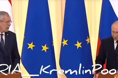 Tổng thống Putin trổ tài nói tiếng Đức