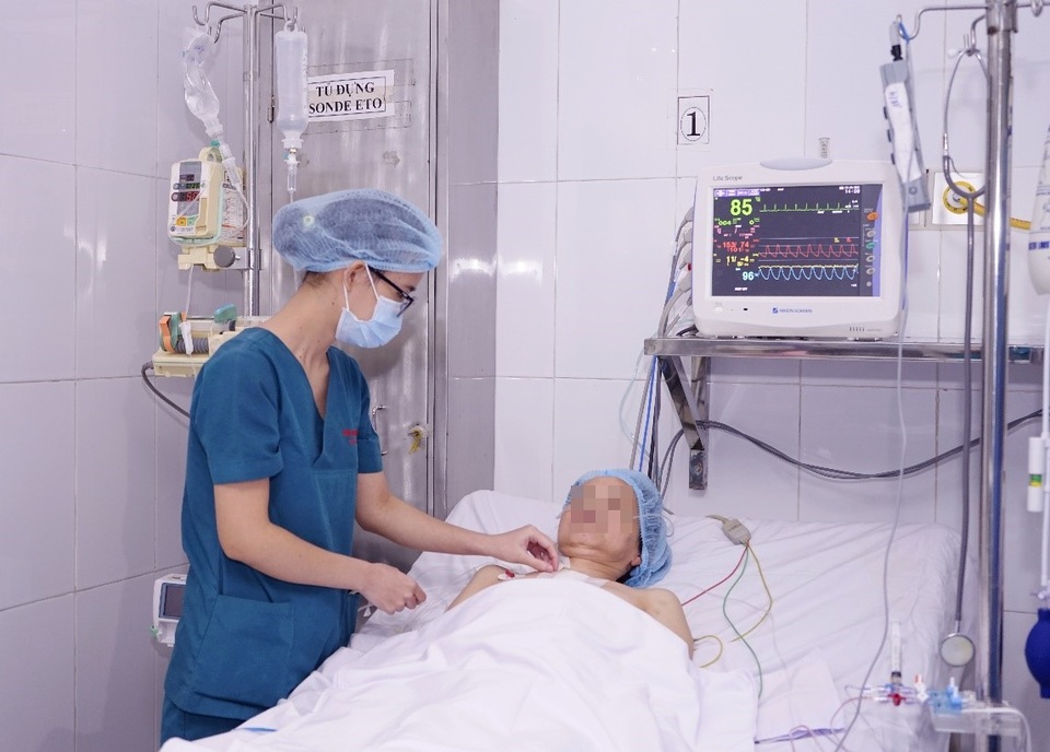 Bệnh nhân trẻ thập tử nhất sinh vì căn bệnh ở người già - 2 Bệnh nhân trẻ thập tử nhất sinh vì căn bệnh ở người già - 2