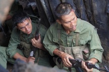 "Mưa đỏ" không kể khổ lấy nước mắt, vì sao khán giả rung động?