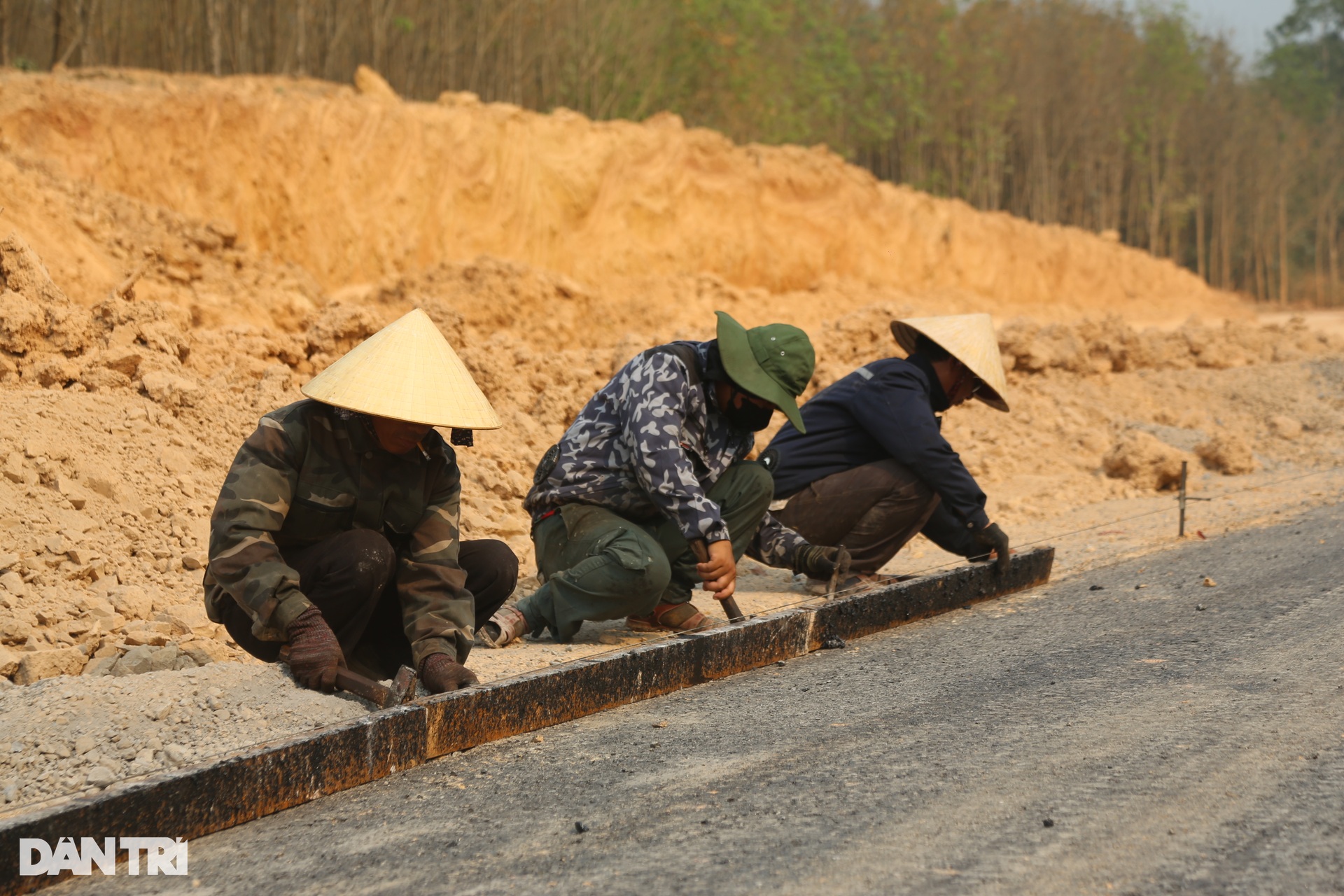 Hiện trạng cao tốc Bắc - Nam đoạn qua Quảng Bình sau hơn một năm thi công - 8