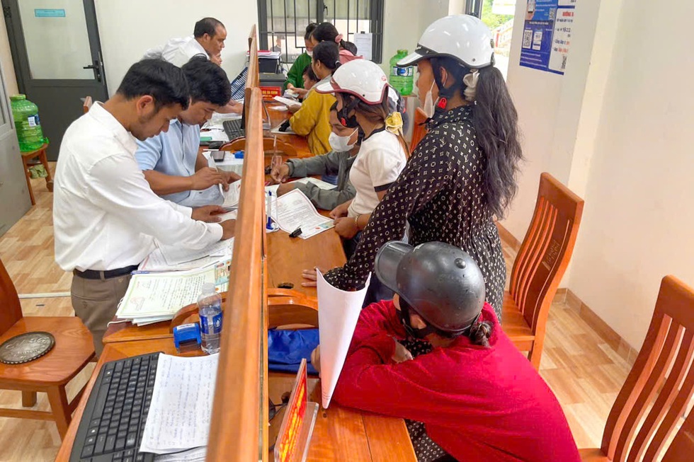Chuyện không đuổi được người thừa, tắc tuyển thêm chỗ thiếu ở Đà Nẵng - 4 Chuyện không đuổi được người thừa, tắc tuyển thêm chỗ thiếu ở Đà Nẵng - 4