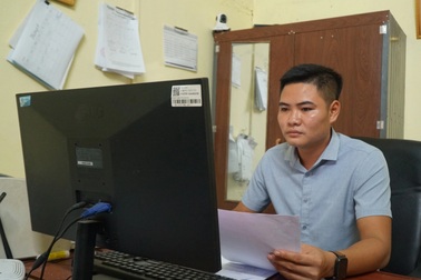 Cán bộ thôn hoàn trả tiền hỗ trợ, tiếp tục nhận việc "vác tù và"