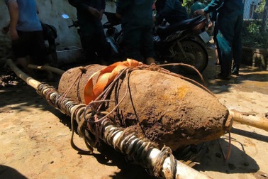 Hủy nổ quả bom nặng gần 300kg ở Lào Cai