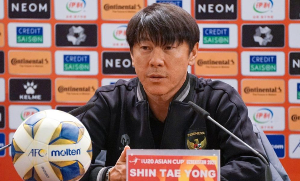 HLV Shin Tae Yong phản ứng thế nào khi Indonesia bị FIFA trừng phạt? - 2 HLV Shin Tae Yong phản ứng thế nào khi Indonesia bị FIFA trừng phạt? - 2