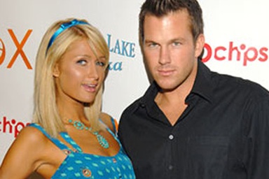 Paris Hilton quay lại với Doug Reinhardt