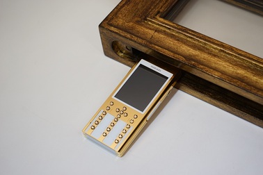 Đập hộp điện thoại Mobiado Pro 3GCB Guilloche Porcelain tại Việt Nam