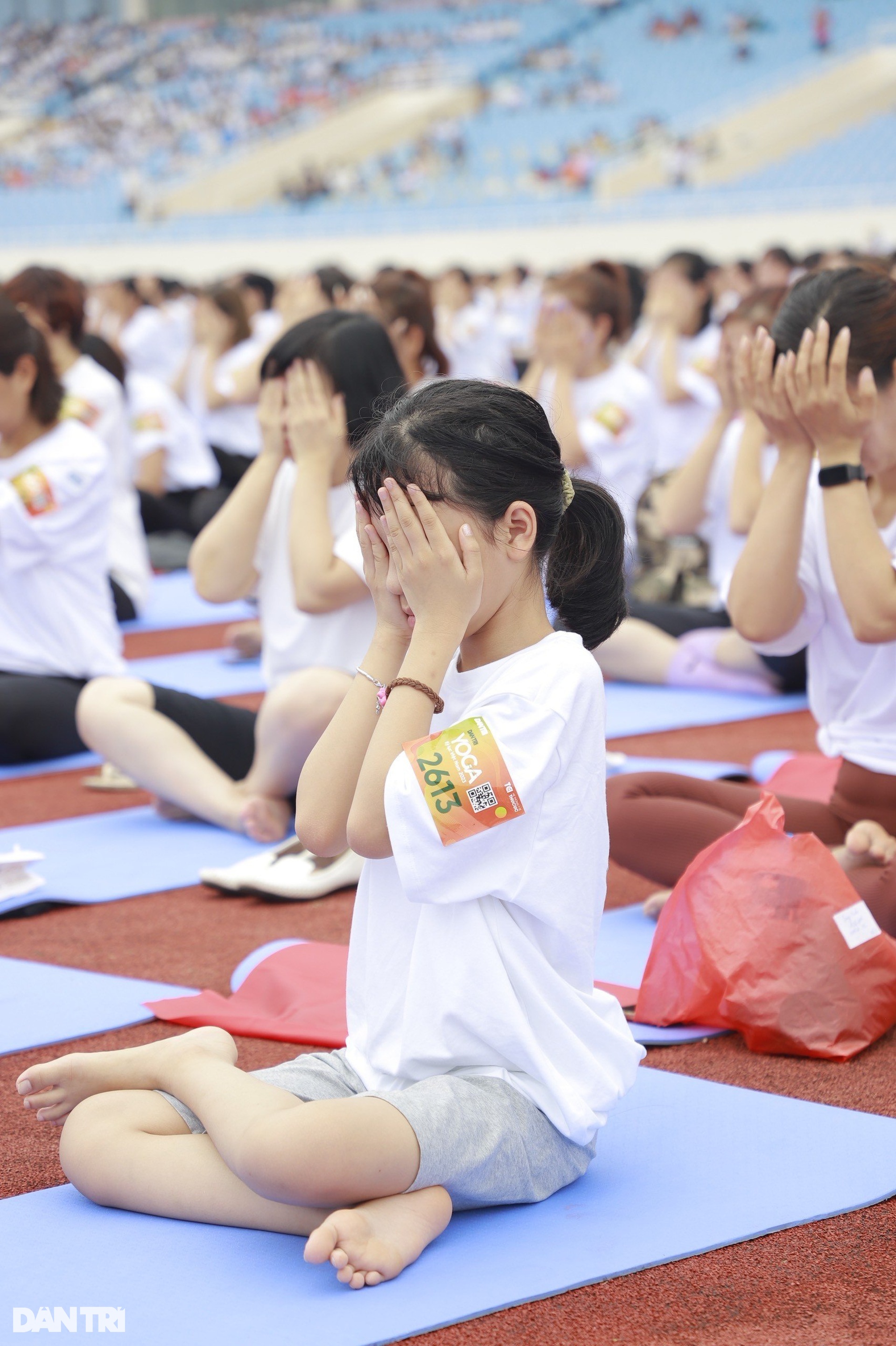 Từ trẻ em đến cụ bà U90 dậy từ 4h sáng đồng diễn yoga cùng 5.000 người - 8 Từ trẻ em đến cụ bà U90 dậy từ 4h sáng đồng diễn yoga cùng 5.000 người - 8