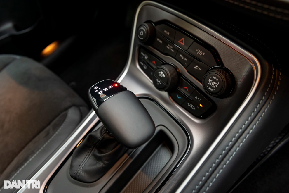 Dodge Challenger GT 2021 màu độc về Việt Nam, giá khoảng 3,8 tỷ đồng - 15 Dodge Challenger GT 2021 màu độc về Việt Nam, giá khoảng 3,8 tỷ đồng - 15