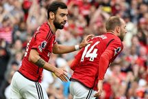 Thủng lưới 2 bàn sau 4 phút, Man Utd vẫn ngược dòng hạ Nottingham