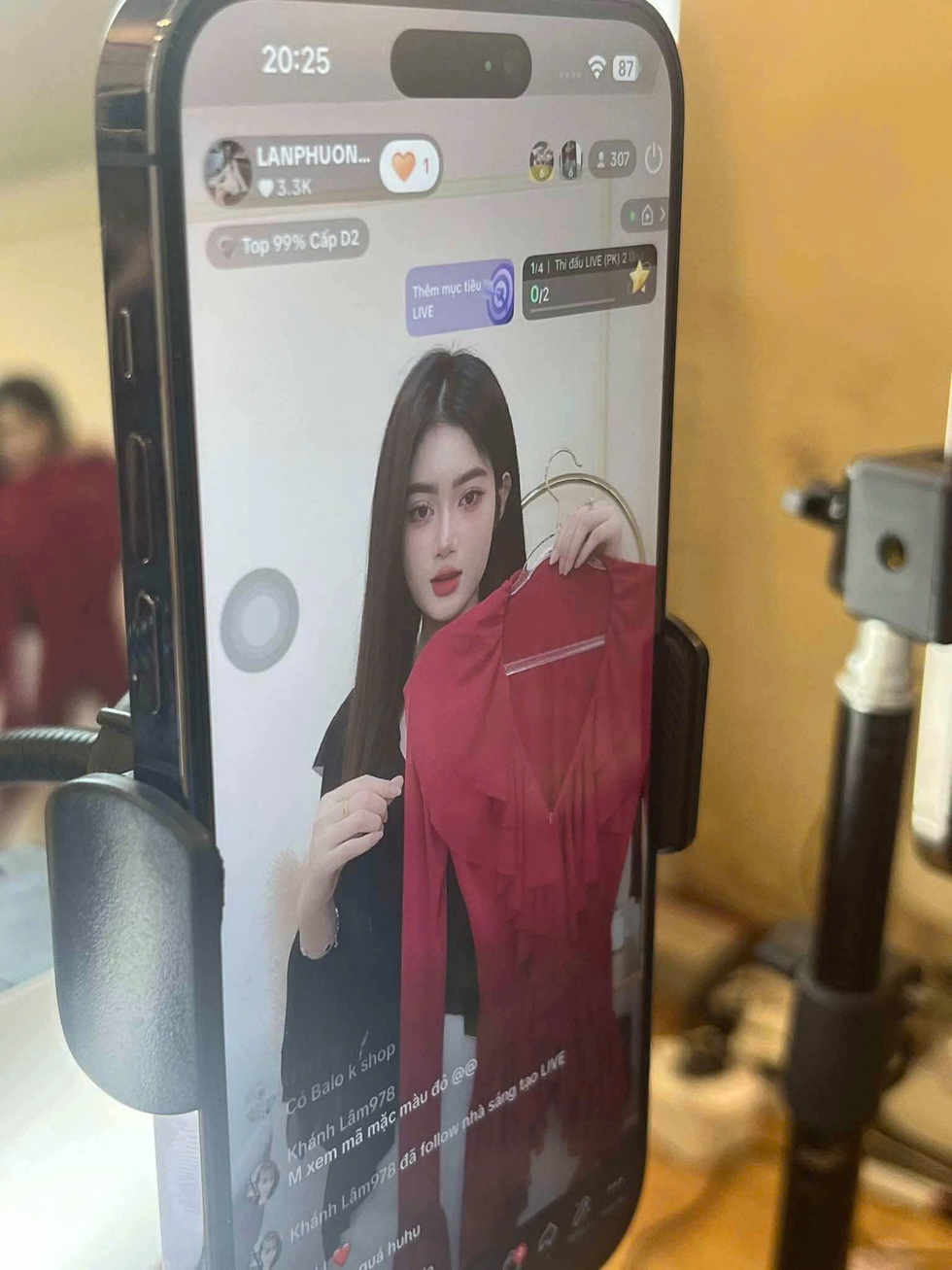 Cô gái làm nghề livestream kể góc khuất: Không hào nhoáng như trên mạng - 4 Cô gái làm nghề livestream kể góc khuất: Không hào nhoáng như trên mạng - 4