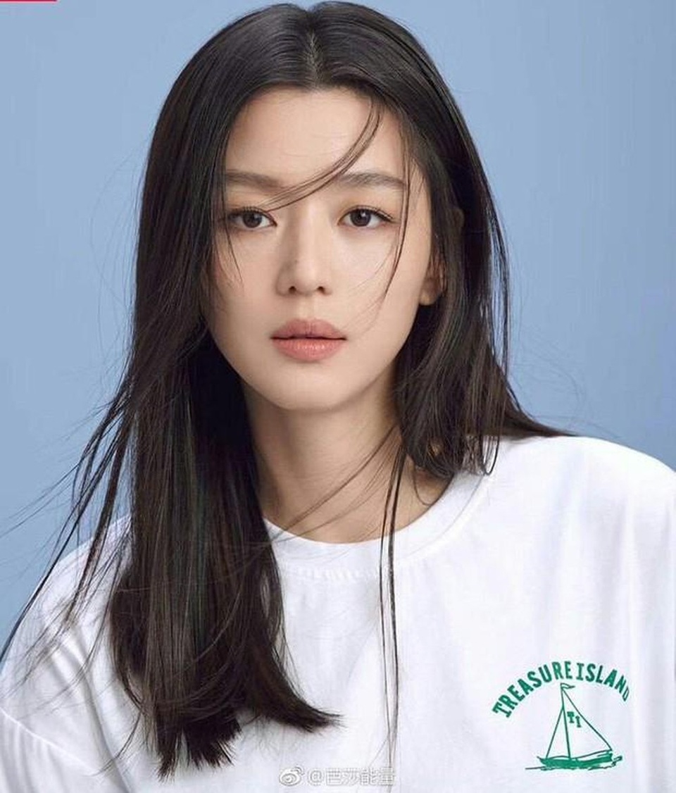 Song Hye Kyo, Jeon Ji Hyun bị chỉ trích vì không ủng hộ dịch Covid-19 - 3 Song Hye Kyo, Jeon Ji Hyun bị chỉ trích vì không ủng hộ dịch Covid-19 - 3