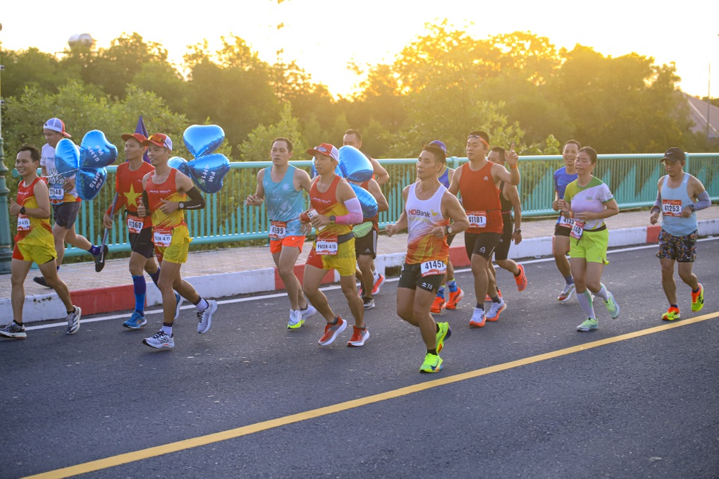 HDBank Green Marathon 2025 រដូវកាលទី 4៖ ដំណើរដ៏រស់រវើក និងពណ៌បៃតងថ្មី - 3 HDBank Green Marathon 2025 mùa thứ 4: Hành trình xanh sôi động và mới mẻ - 3