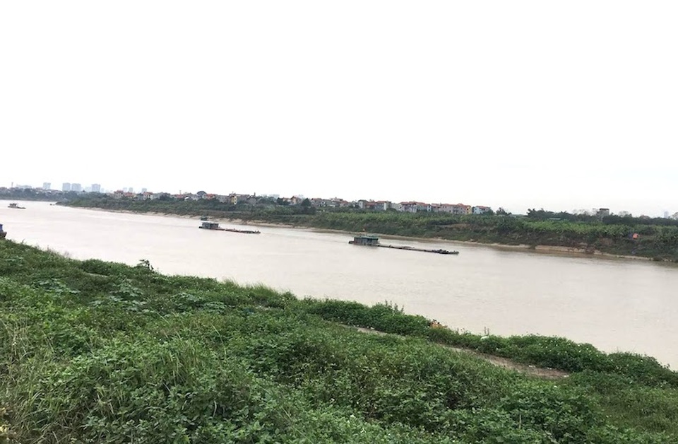 Yêu cầu xử nghiêm 2 doanh nghiệp trắng trợn “bóp cổ” sông Đuống - 2 Yêu cầu xử nghiêm 2 doanh nghiệp trắng trợn “bóp cổ” sông Đuống - 2