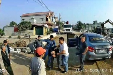 Xác định nhóm nghi can hành hung chủ xe khách ở Thái Bình