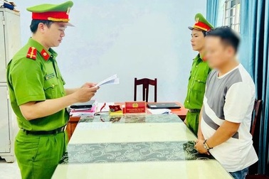 Giám đốc lừa đảo để chơi tiền ảo