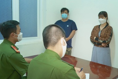 Vợ vào nhà nghỉ đánh ghen, bị khởi tố khi bắt "tiểu tam" nhận nợ 120 triệu