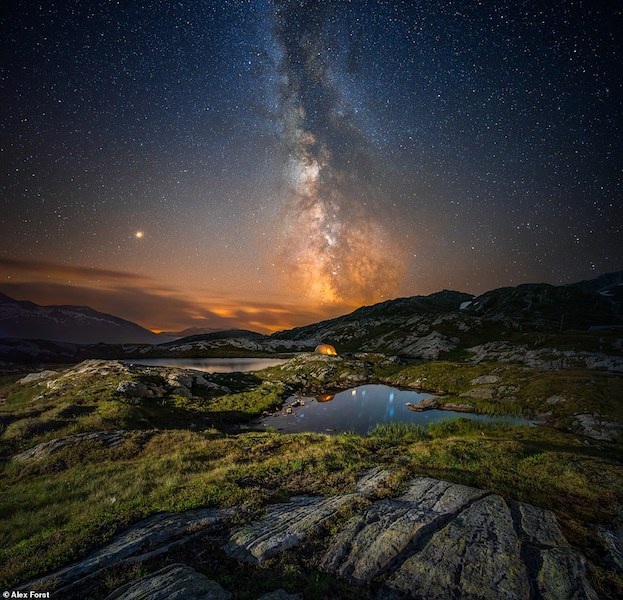 Mê hoặc với bộ ảnh lãng mạn về bầu trời lấp lánh sao đêm ở châu Âu - 17