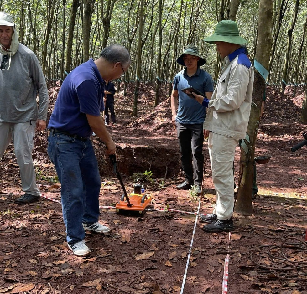 Công nghệ xuyên đất mở lối cho hành trình tìm hài cốt liệt sĩ - 3 Công nghệ xuyên đất mở lối cho hành trình tìm hài cốt liệt sĩ - 3