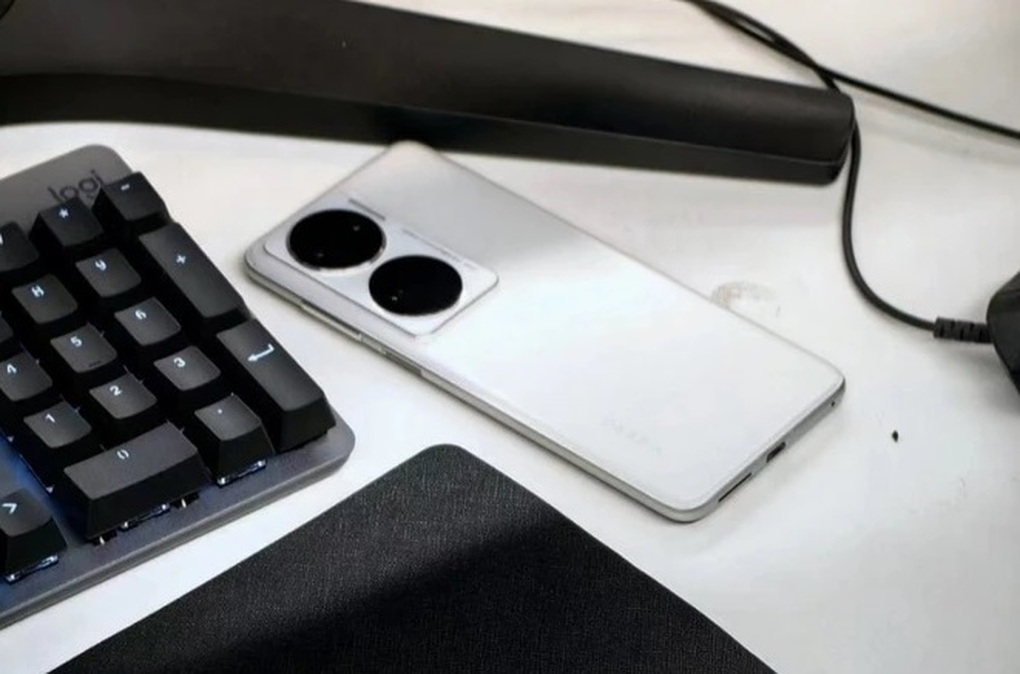 Hình ảnh được cho là của Huawei P60 Pro, với cụm 2 camera kích thước lớn ở mặt sau (Ảnh: GC). Hình ảnh được cho là của Huawei P60 Pro, với cụm 2 camera kích thước lớn ở mặt sau (Ảnh: GC).