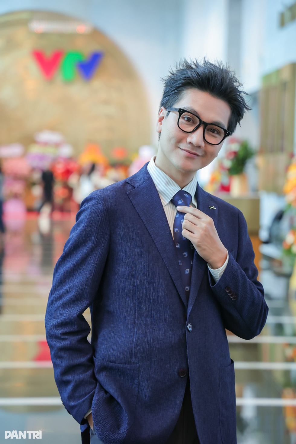 MC Công Tố: “Tôi bật khóc giữa một ngày thu đẹp trời mà không hiểu lý do” - 4