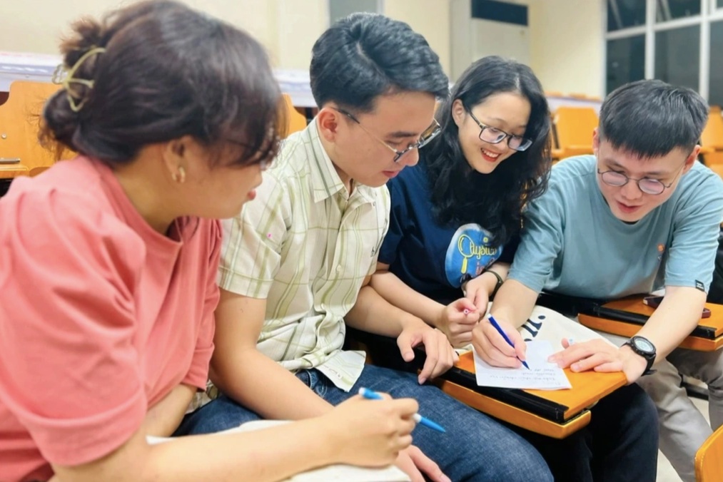 Universitetsstudenter kan bli i hjembyen sin i tre uker til på Tet-ferien - 1 Sinh viên một trường đại học có thể ở quê nghỉ Tết thêm 3 tuần - 1