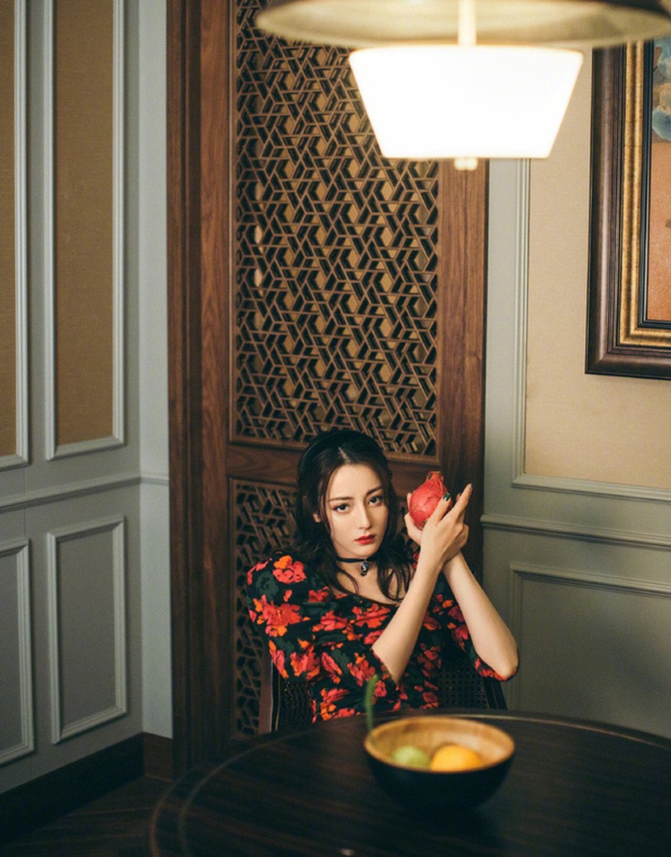 Thần thái đỉnh cao và nhan sắc cuốn hút của mỹ nhân Địch Lệ Nhiệt Ba - 4