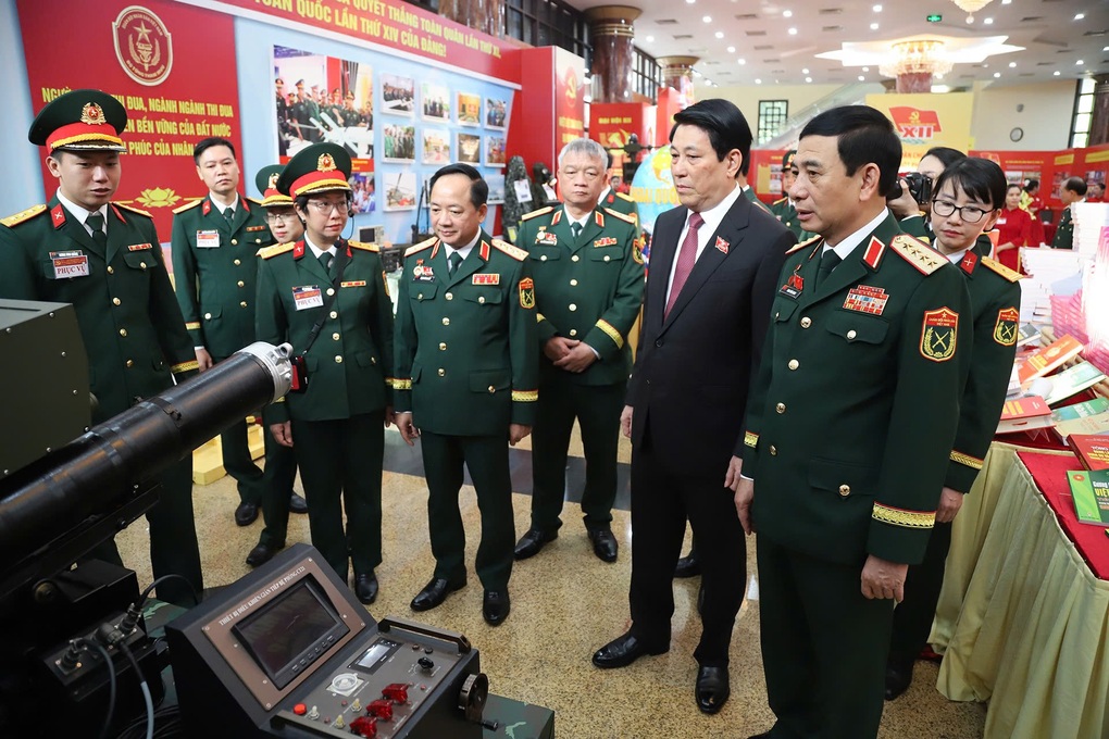 Tổng Bí thư: Củng cố quốc phòng theo hướng hiện đại để quân đội hùng mạnh - 3 Tổng Bí thư: Củng cố quốc phòng theo hướng hiện đại để quân đội hùng mạnh - 3