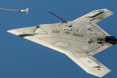 Máy bay không người lái của Mỹ lần đầu tiên tiếp liệu trên không