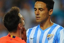 Bất lực trước khung gỗ, Messi gọi đối thủ là "đồ con hoang"