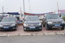 Siết chặt mua sắm xe công