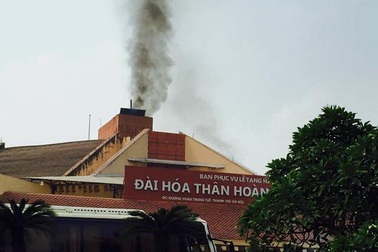 Lãnh đạo Đài hóa thân hoàn vũ Văn Điển trả lời về tình trạng nhả khói đen