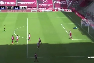 Trong trận đấu giữa Toluca và Necaxa vào Chủ nhật tại giải Vô địch quốc gia