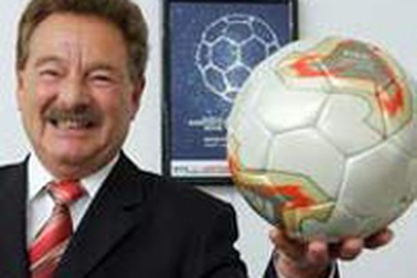 "Mr World Cup" qua đời