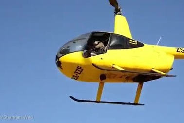 Nữ nhiếp ảnh gia xinh đẹp mạo hiểm tính mạng để chụp ảnh động vật hoang dã