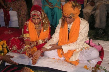 Khám phá những phong tục hôn nhân kỳ quái trên thế giới