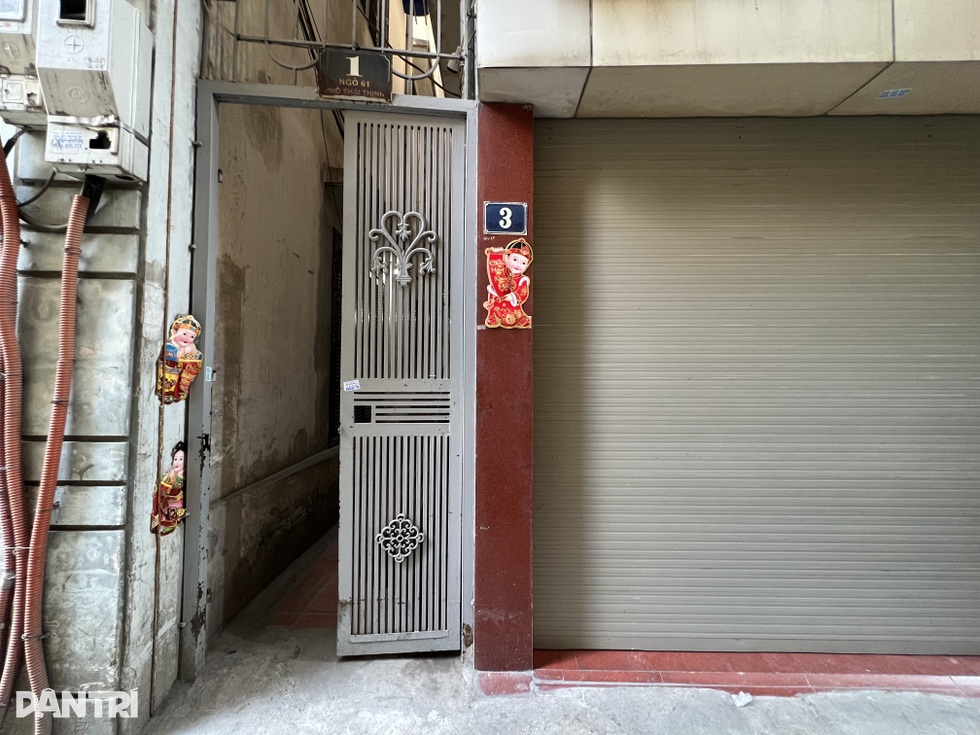 Mất tình làng xóm vì ngõ đi chung ở Hà Nội: Khóa một cửa, kê tủ chặn lối - 1