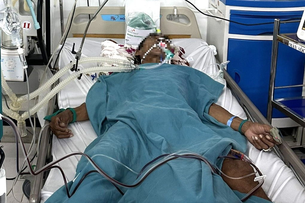 Uống rượu dùng để làm giấm, 1 người chết, 2 người nhập viện - 1 Uống rượu dùng để làm giấm, 1 người chết, 2 người nhập viện - 1