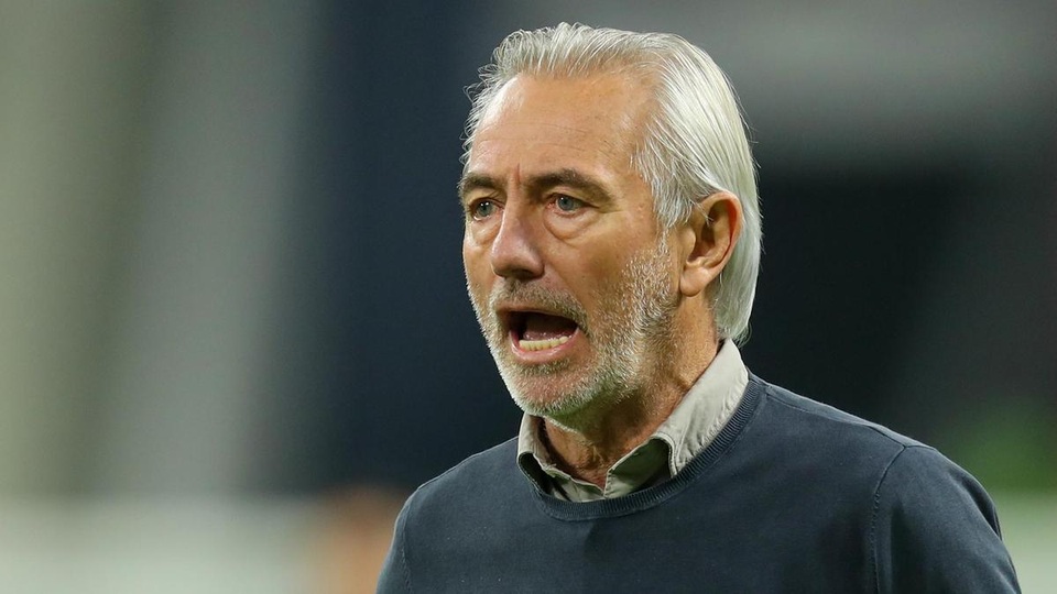 UAE quyết định sa thải huấn luyện viên Bert van Marwijk - 1 UAE quyết định sa thải huấn luyện viên Bert van Marwijk - 1