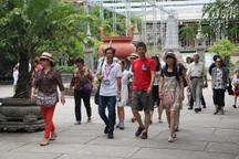 Nha Trang: Khách Trung Quốc sai phạm, “xử” doanh nghiệp lữ hành