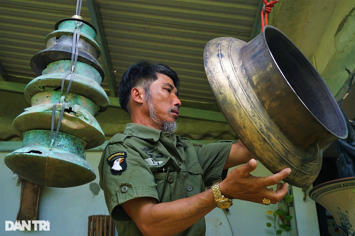 Ông Phúc khùng cùng bộ sưu tập đồ cổ vô giá - 13 Ông Phúc khùng cùng bộ sưu tập đồ cổ vô giá - 13