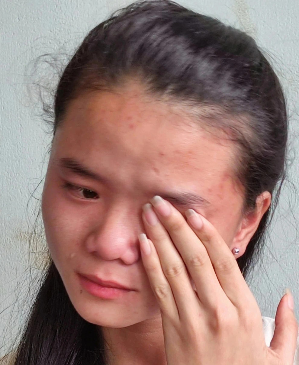 Cô gái từng đi xin cơm ăn nghẹn ngào giấc mơ giảng đường đại học - 2 Cô gái từng đi xin cơm ăn nghẹn ngào giấc mơ giảng đường đại học - 2