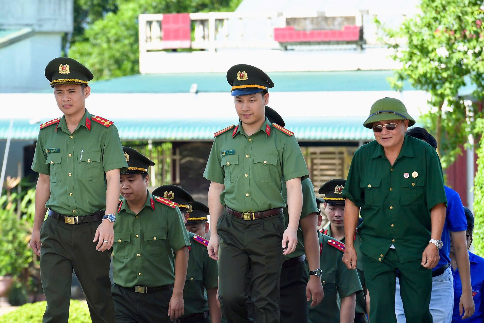 Tri ân những người ngã xuống để đất nước đứng lên tại tuyến lửa Vĩnh Linh - 2 Tri ân những người ngã xuống để đất nước đứng lên tại tuyến lửa Vĩnh Linh - 2