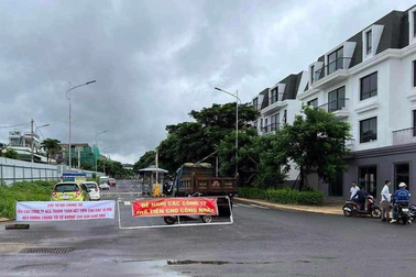 Làm không lương nhiều tháng liền, công nhân dừng việc, trầy trật đòi nợ