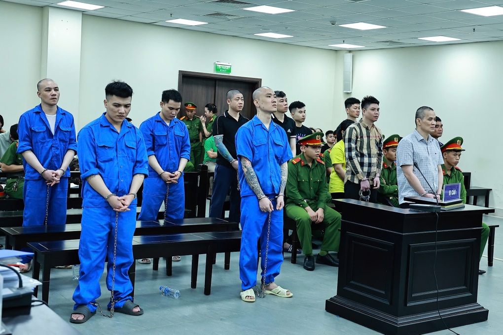 Hoãn phiên xét xử cựu công an dùng xe của trật tự phường chở ma túy - 1 Hoãn phiên xét xử cựu công an dùng xe của trật tự phường chở ma túy - 1