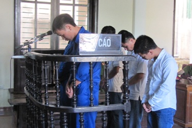 6 đối tượng lĩnh án vì dùng súng giết người