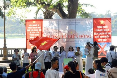 Văn nghệ sĩ Huế dùng thơ ca phản đối Trung Quốc