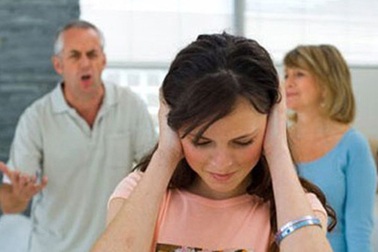 Địa ngục trần gian của một cô gái làm dâu Hà Nội