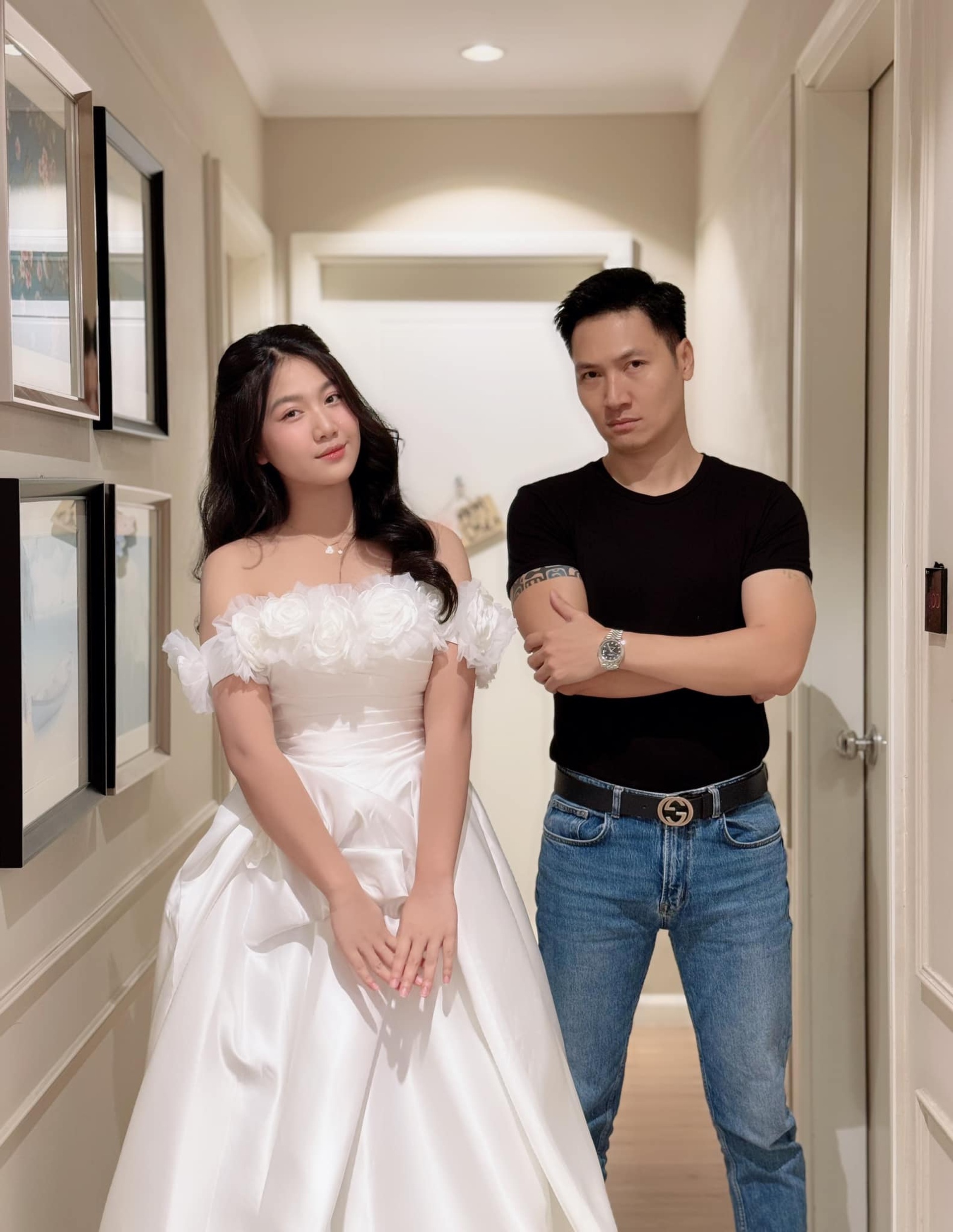 Con gái 16 tuổi của Mạnh Trường gây sốt: Xinh như hoa hậu, cao gần bằng bố - 3 Con gái 16 tuổi của Mạnh Trường gây sốt: Xinh như hoa hậu, cao gần bằng bố - 3