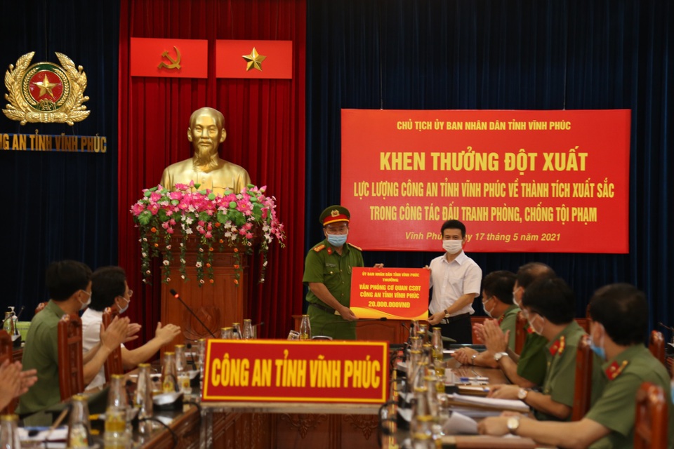 Công an tỉnh Vĩnh Phúc được khen thưởng vì liên tiếp triệt phá án nóng - 1 Công an tỉnh Vĩnh Phúc được khen thưởng vì liên tiếp triệt phá án nóng - 1